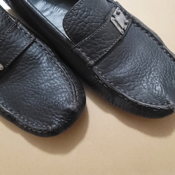 Louis VUITTON BLACK LEATHER DRIVER LOAFERS WITH SILVER HARDWARE 7 MEN​ - Picture 13 of 14